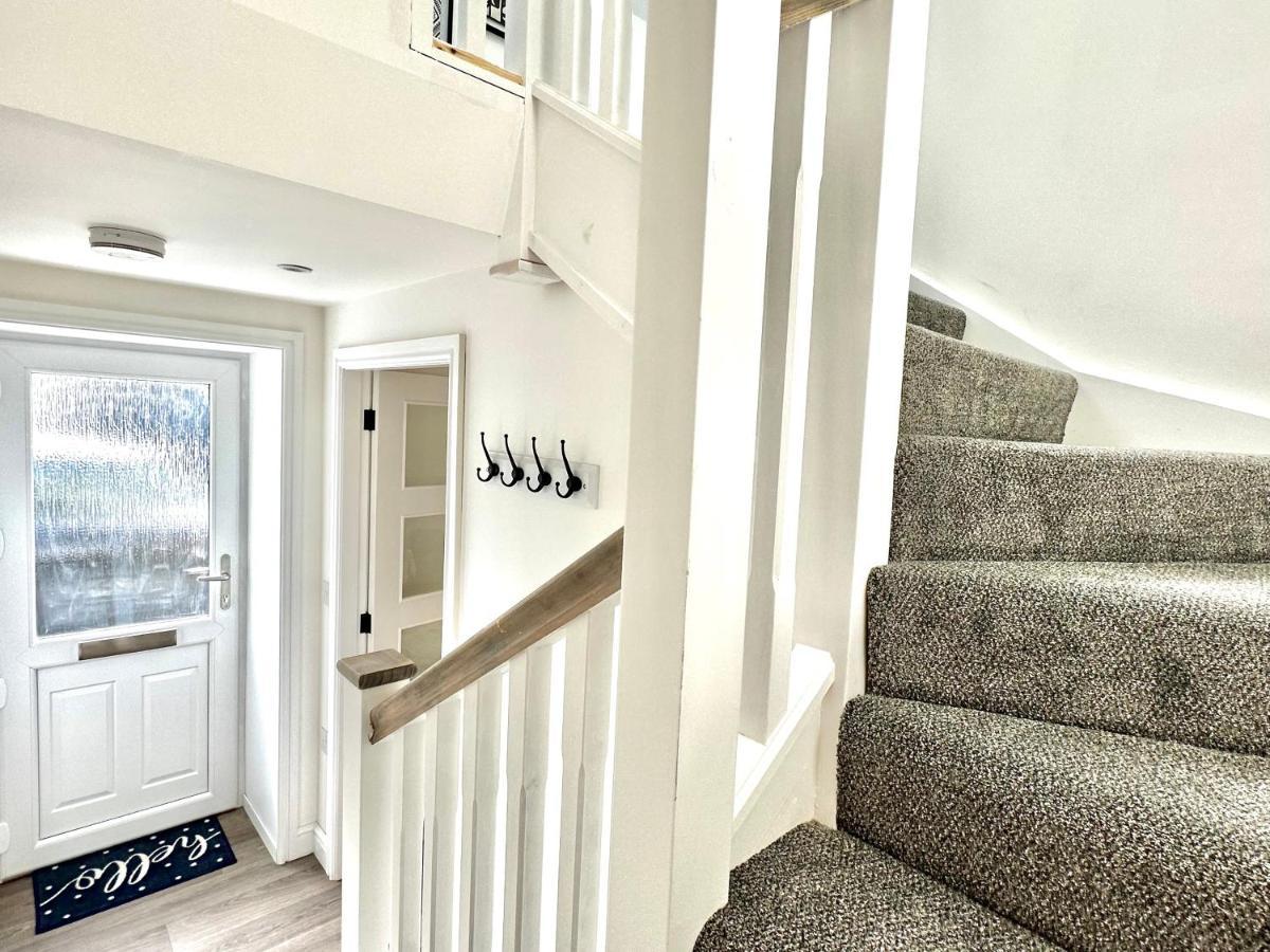 Central, Stylish - 2 Bed Property, The Stable @ Warrenfield, Free Wifi & Parking 오크니 외부 사진